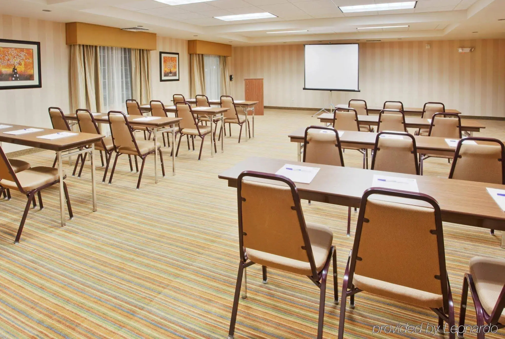 Holiday Inn Express & Suites Willows by IHG