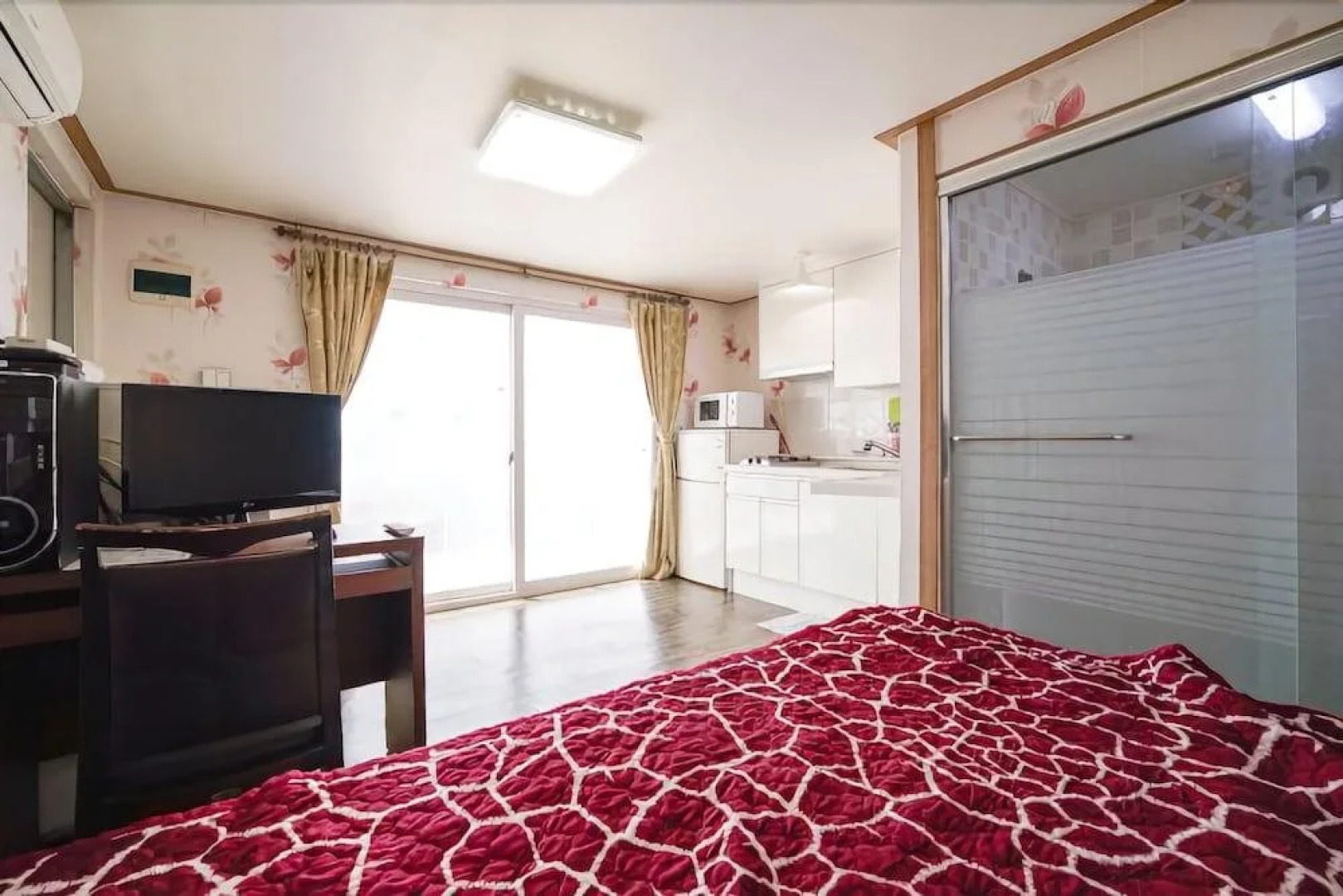 Ganghwa Badatgashimteo Pension