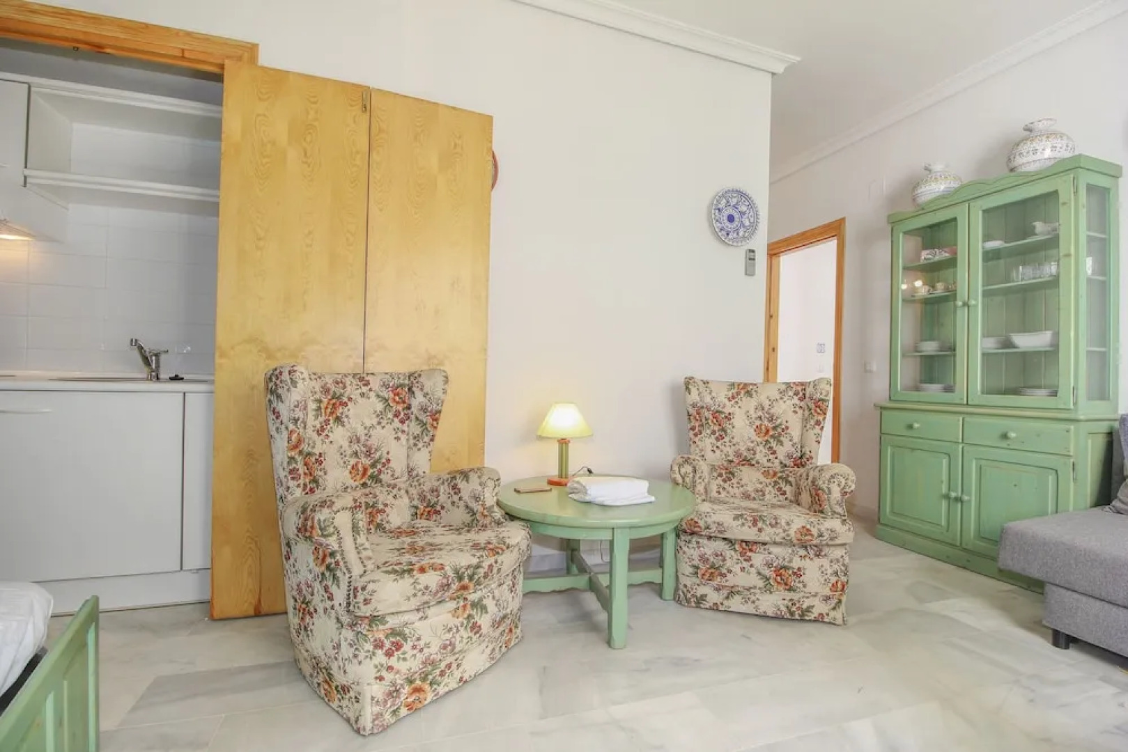 Beautiful 3 Bedroom Apt Alfalfa