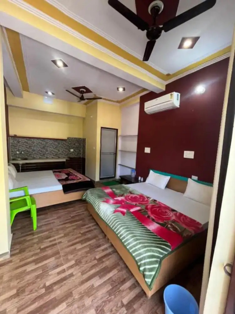 Goroomgo Girish Alay Homestay Uttarakhand