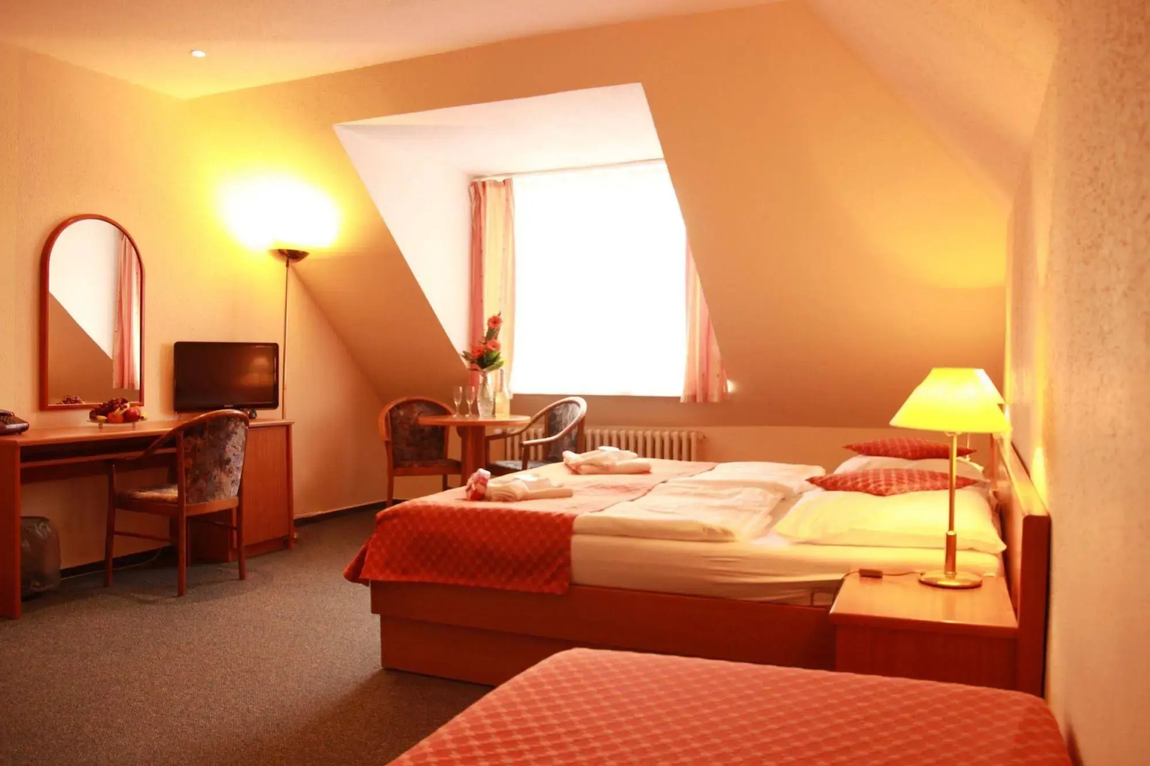 Lazensky Hotel Pyramida I