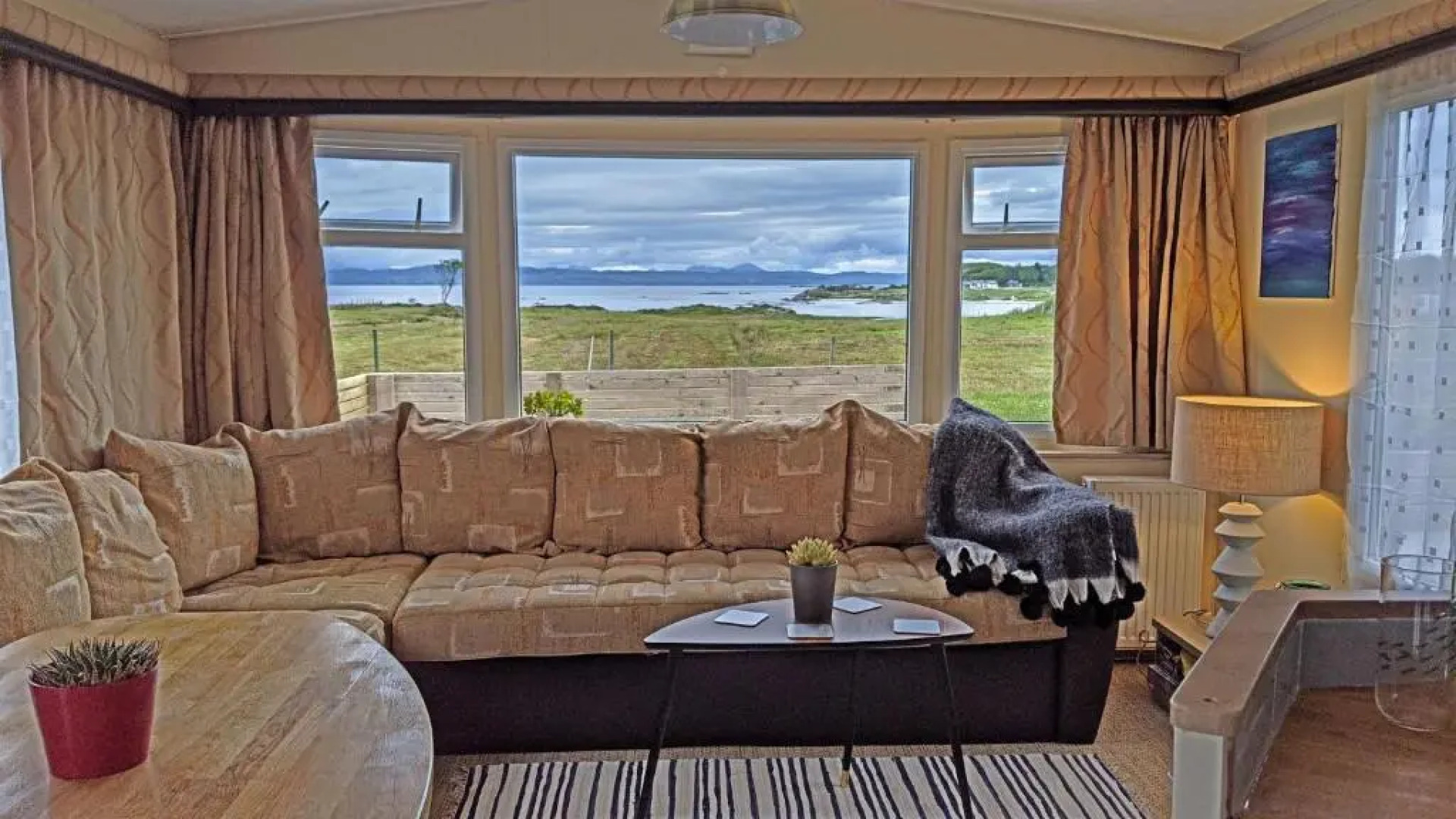 Litua Caravan with stunning sea views