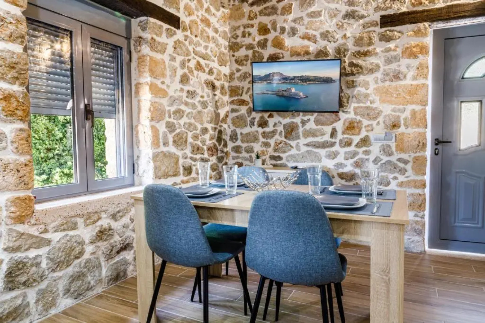 Adrian'S Luxury Apartments 2