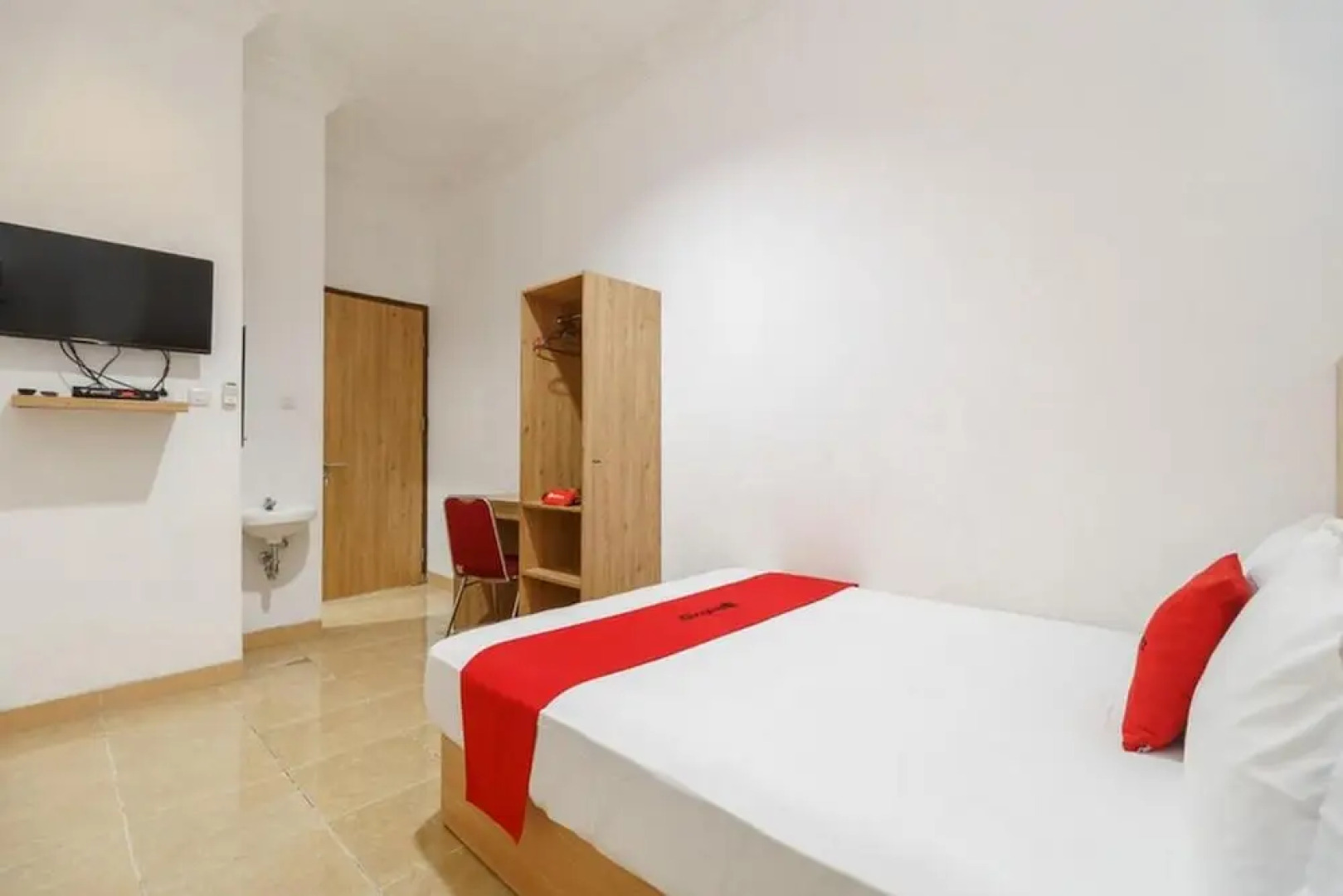 RedDoorz Syariah near Lahat Station