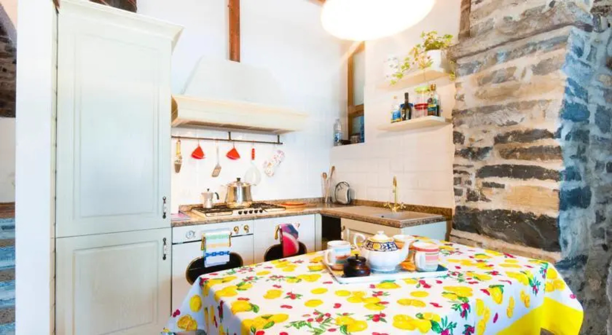 Terrace directly on Lake Como