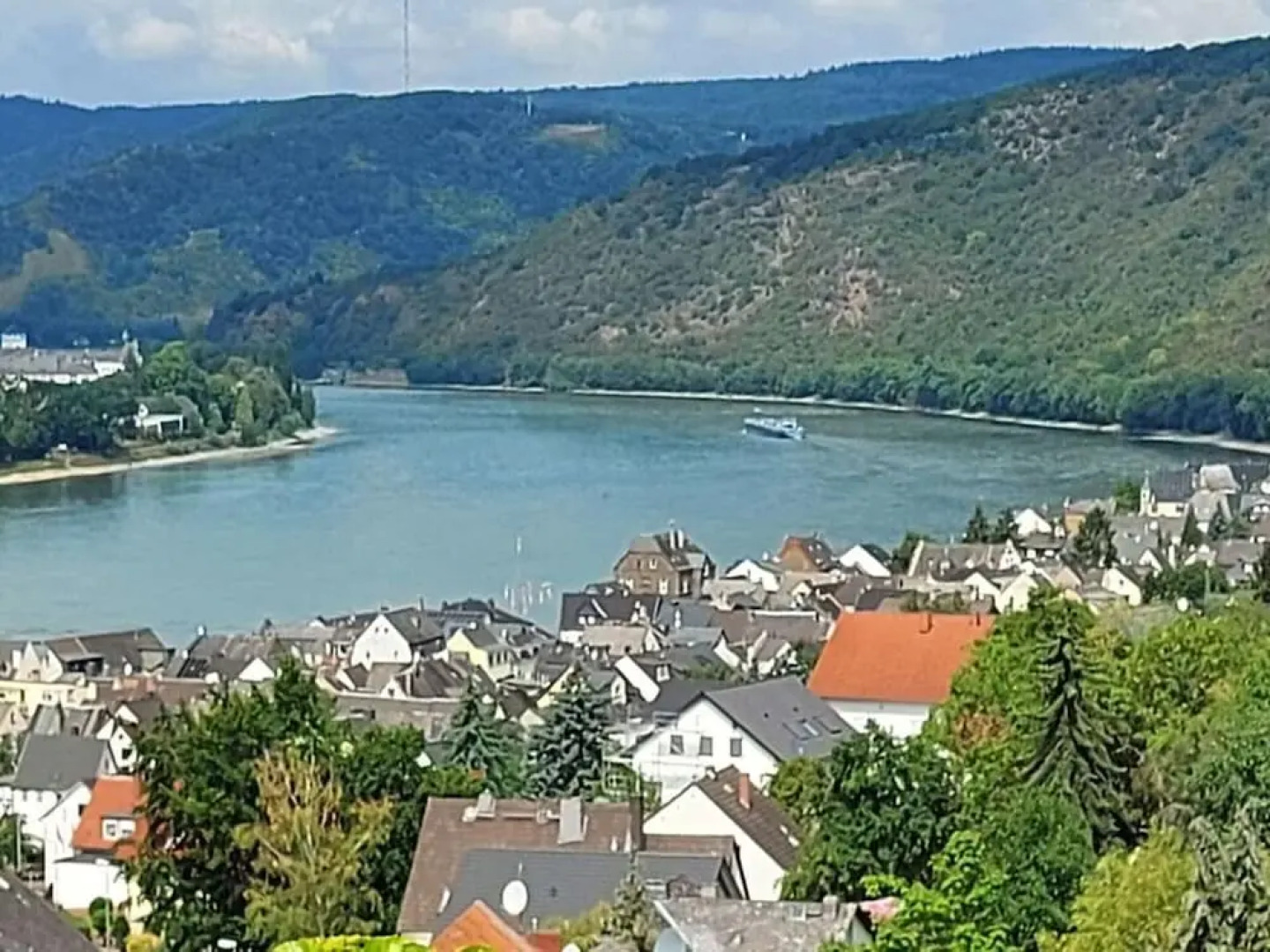 Salmagundi Comfortable Holiday Residence