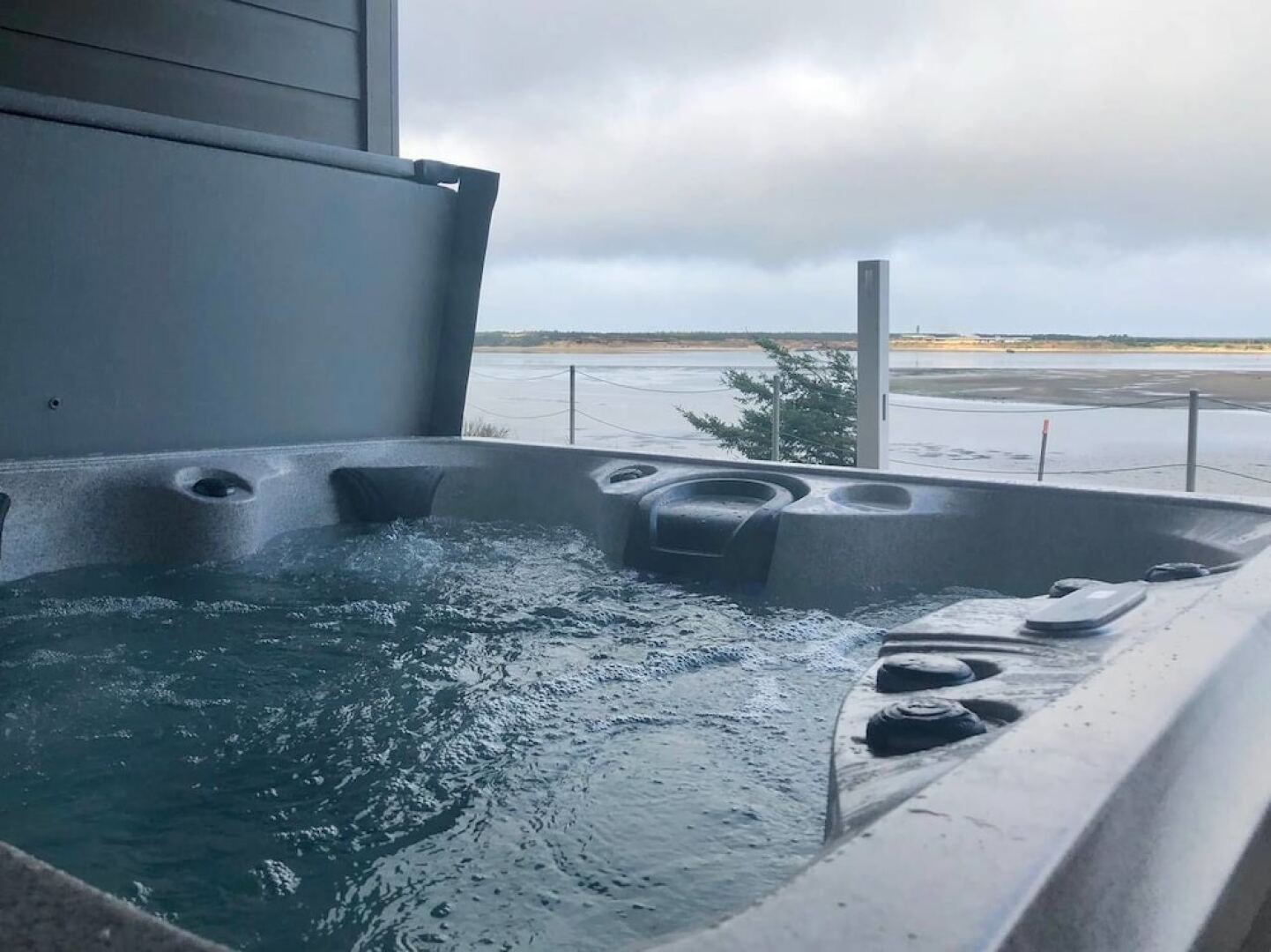 Seagate: Starboard~coos Bay~premiere Property