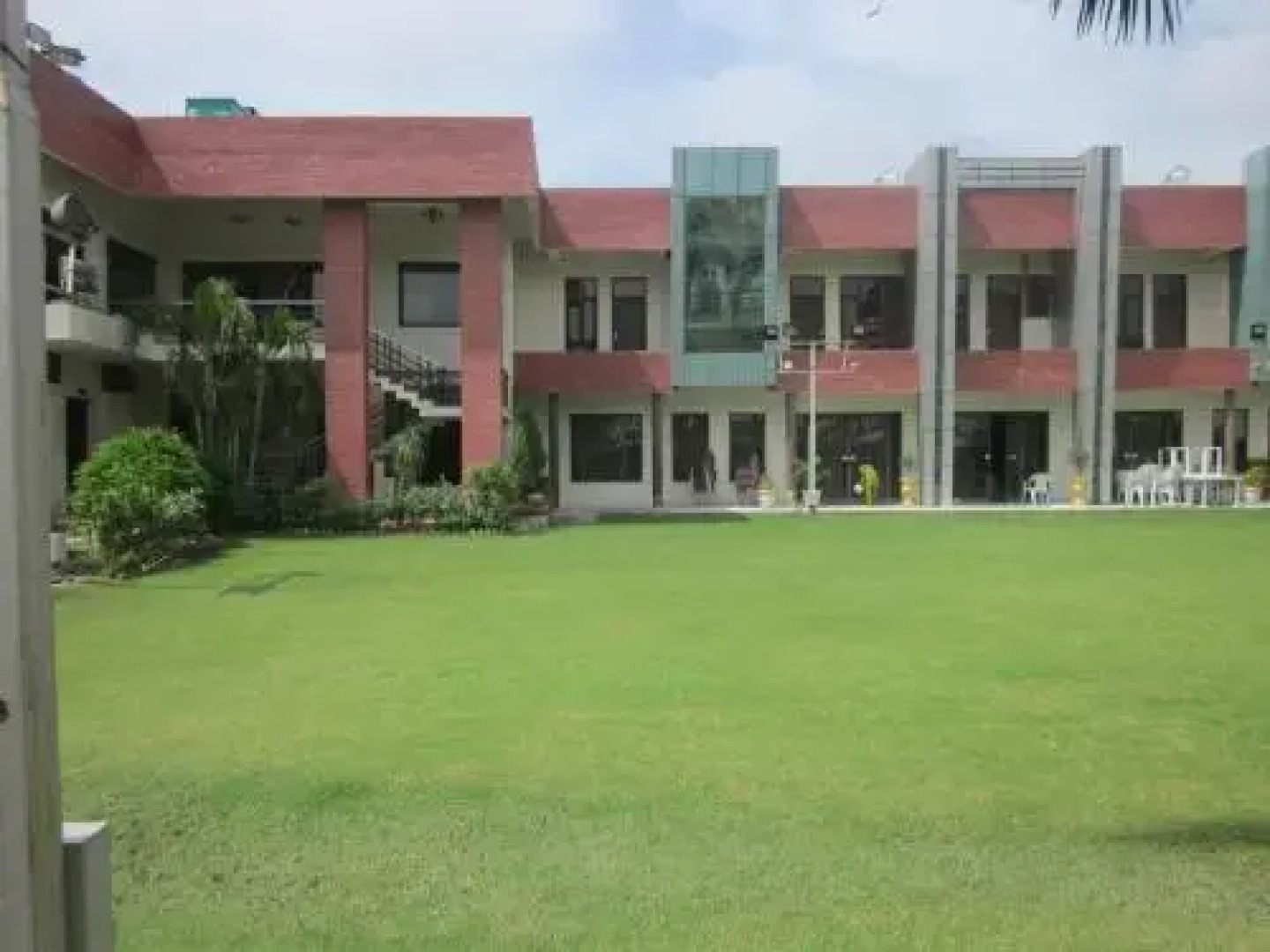 Amrapali Tourist Resort