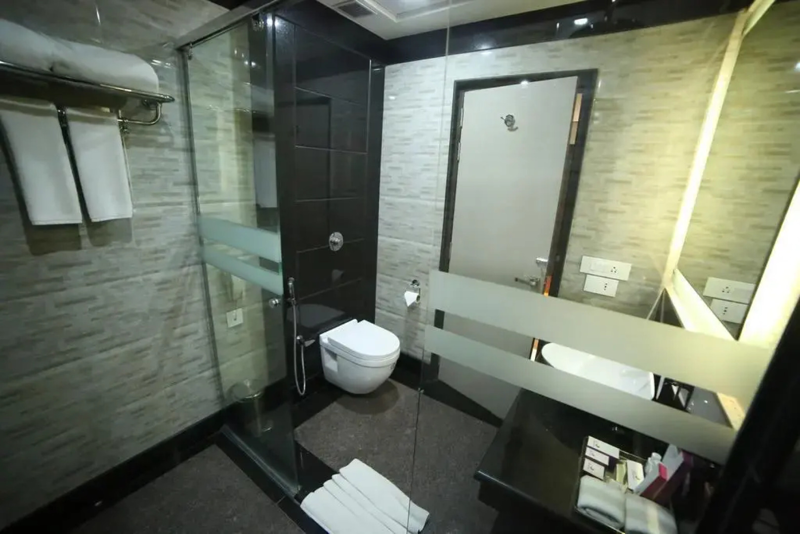 Ramada By Wyndham Varanasi Katesar