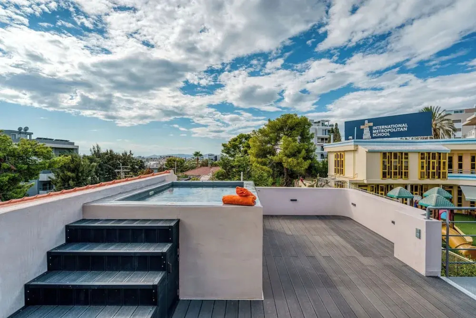 Alimos Luxury 3Bd w Outdoor Jacuzzi