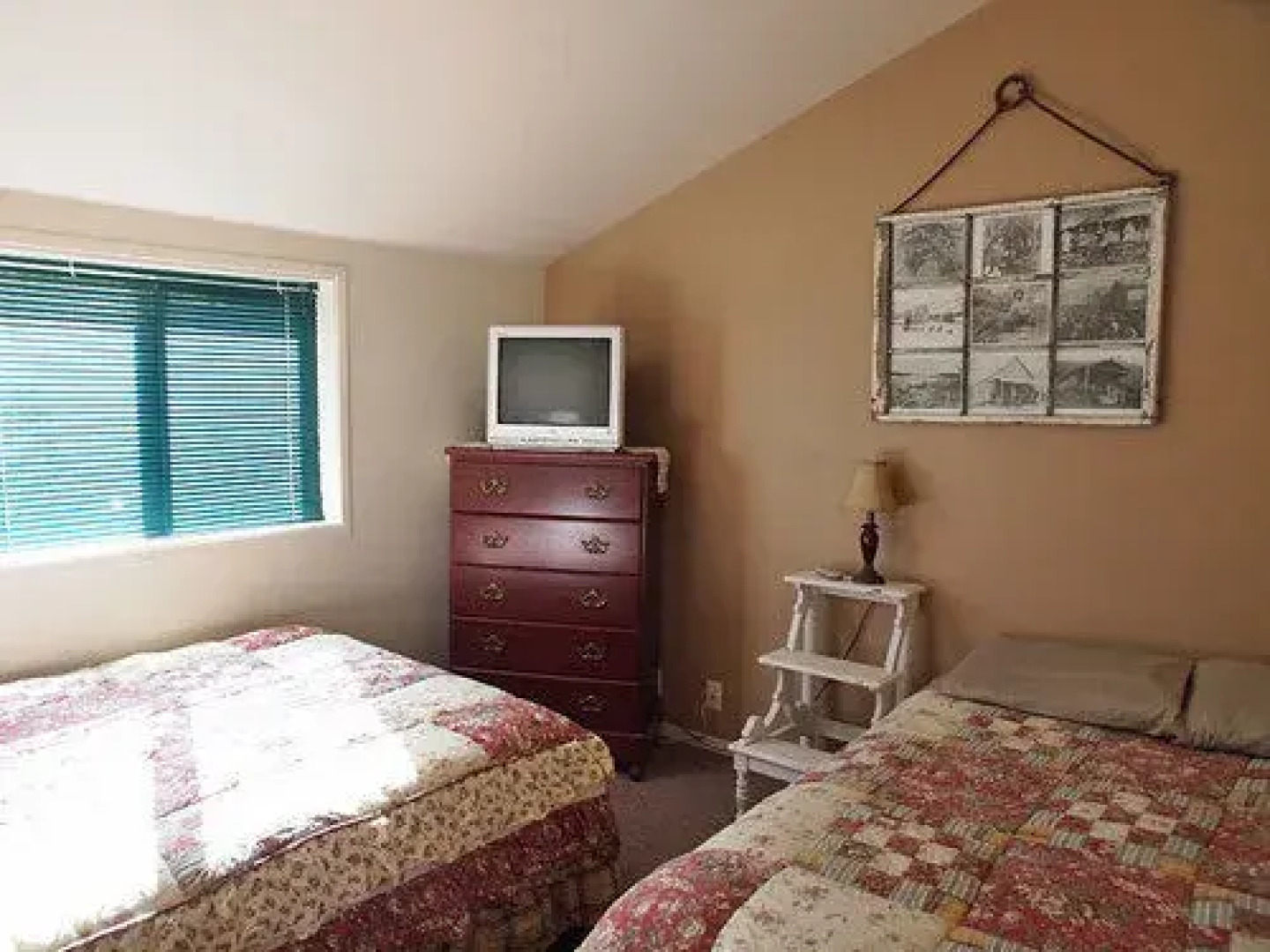 Mountain Ridge Motel & R V Park