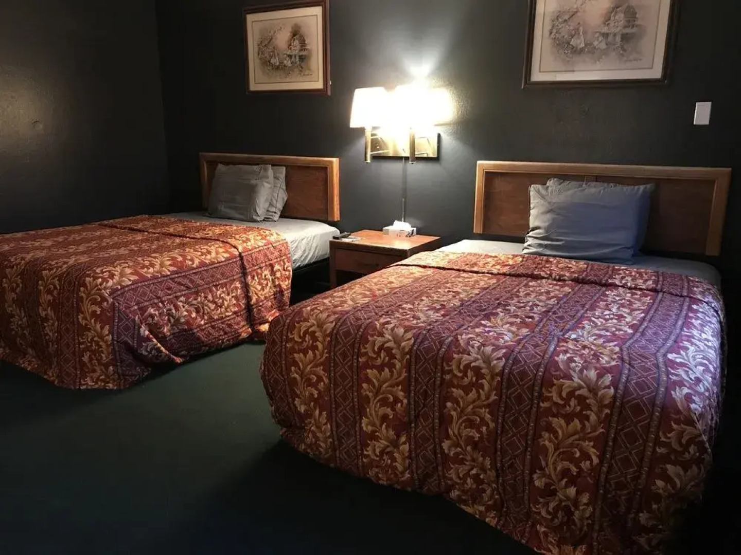 99 Palms Inn & Suites