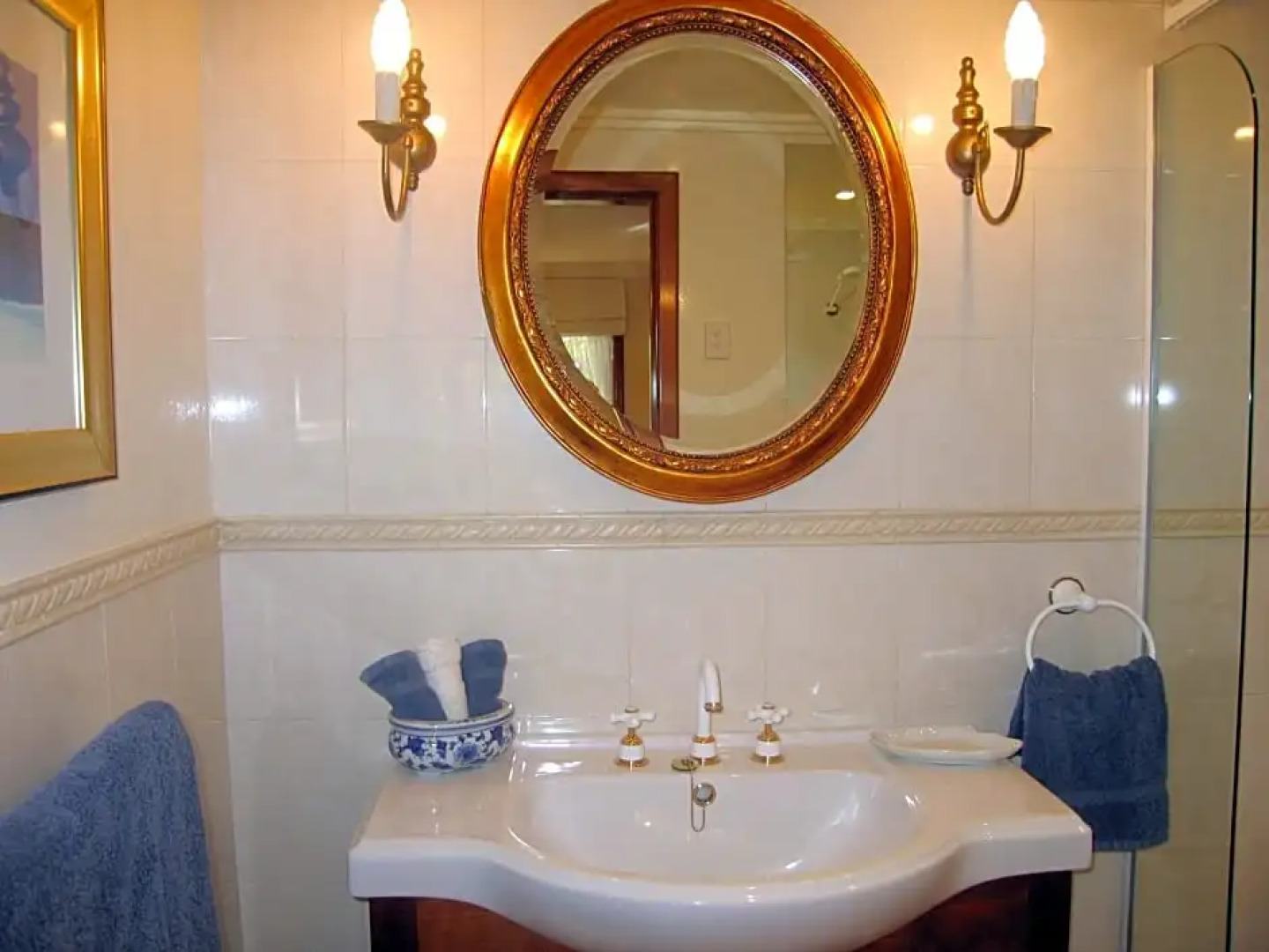 Mcauley Glen Boutique BB