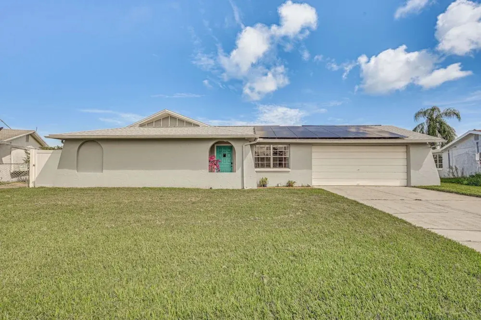 Sunset Views & Hot Tub: Lakefront Holiday Retreat!