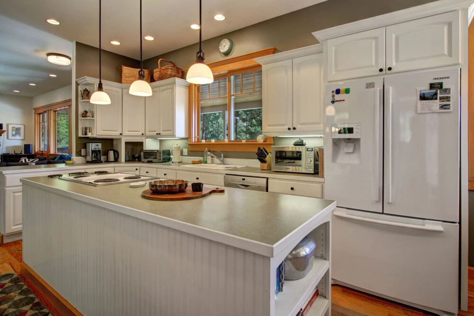 Mountain Acres - Four Bedroom Cabin with Hot Tub