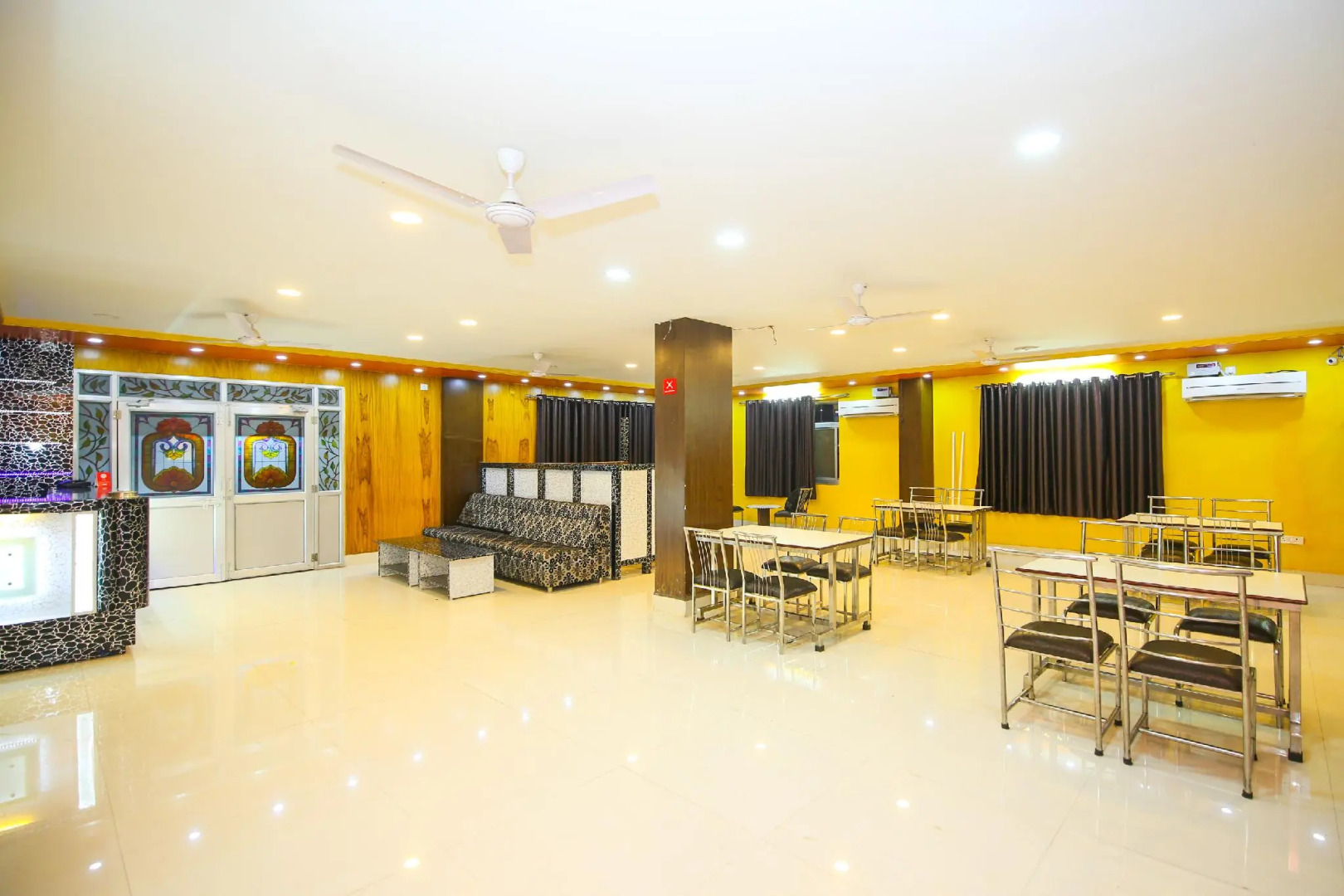 OYO 12498 Hotel Sea Rock