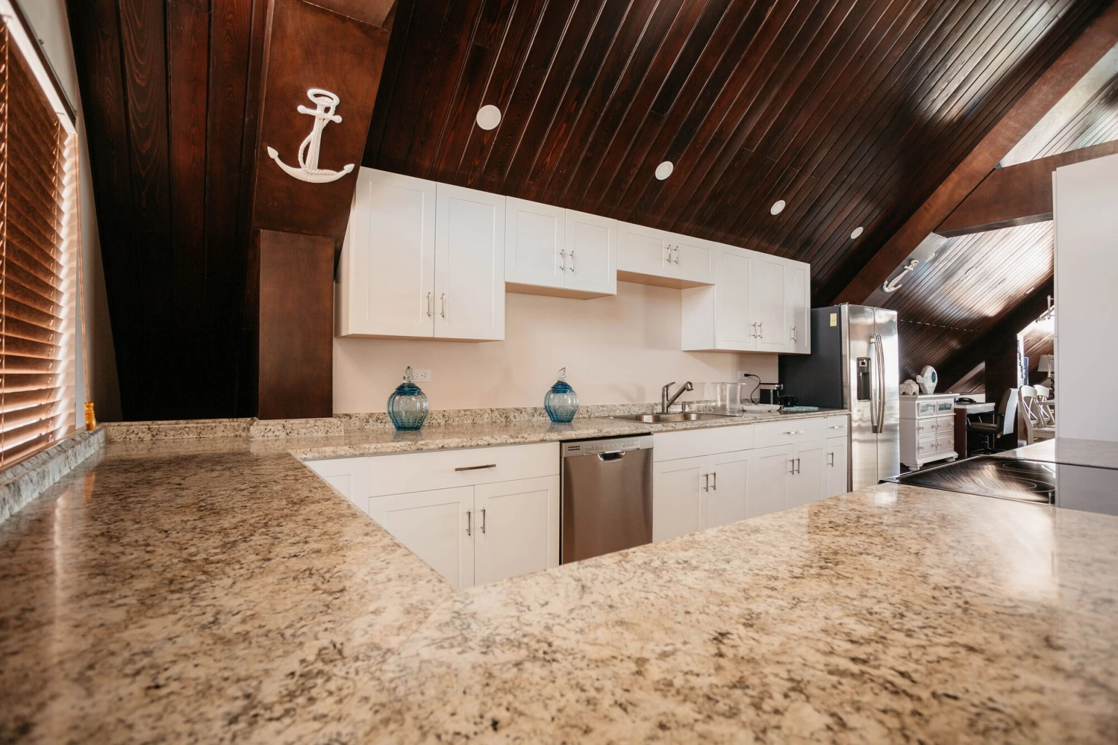 Surfrider Resort Hotel