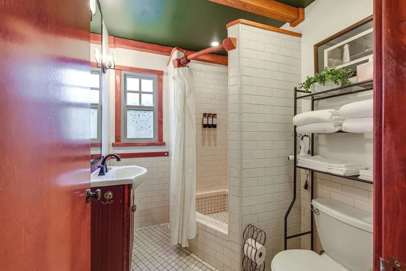 Idyllic Home in Kernville w/ Private Beach Access