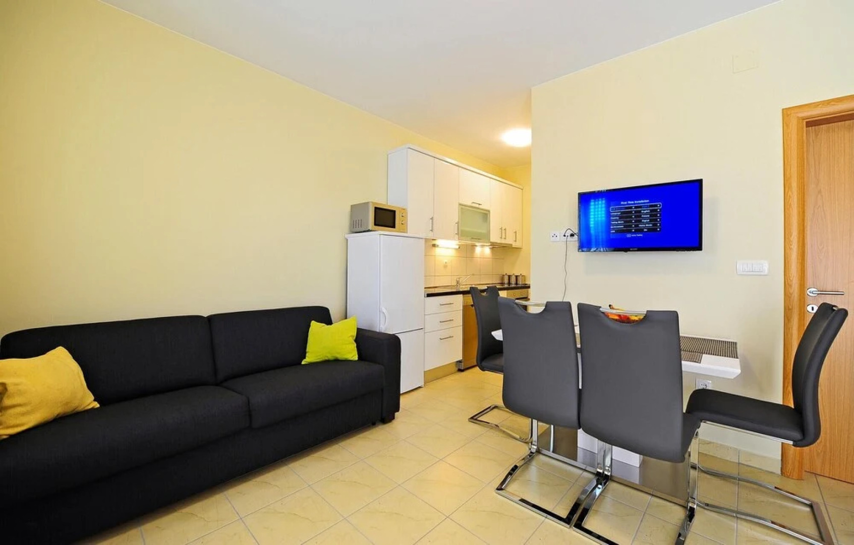 Beautiful Apartment in Podstrana With Sauna, Wifi and 2 Bedrooms