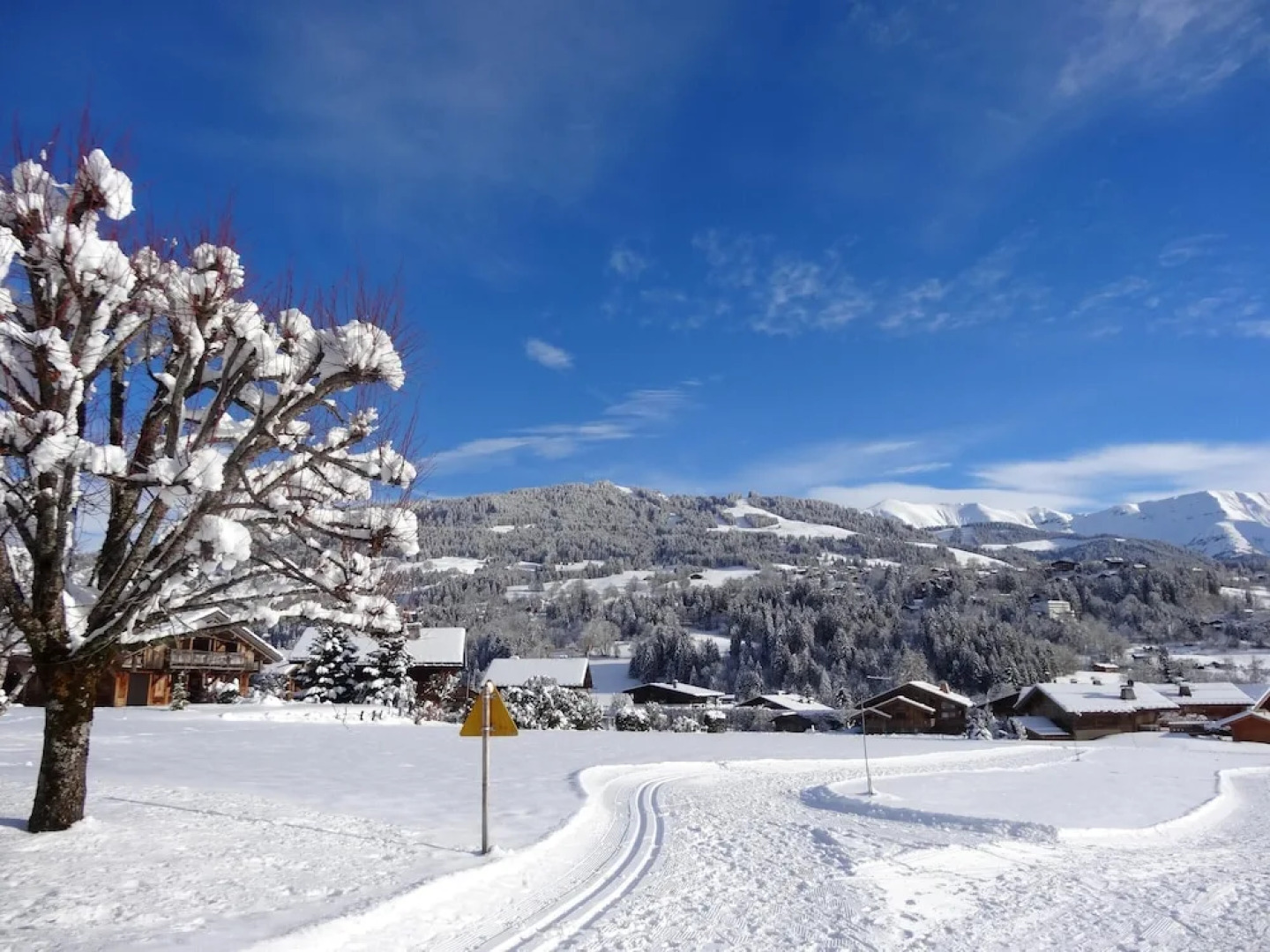 Studio in Demi-quartier, With Wonderful Mountain View - 600 m From the