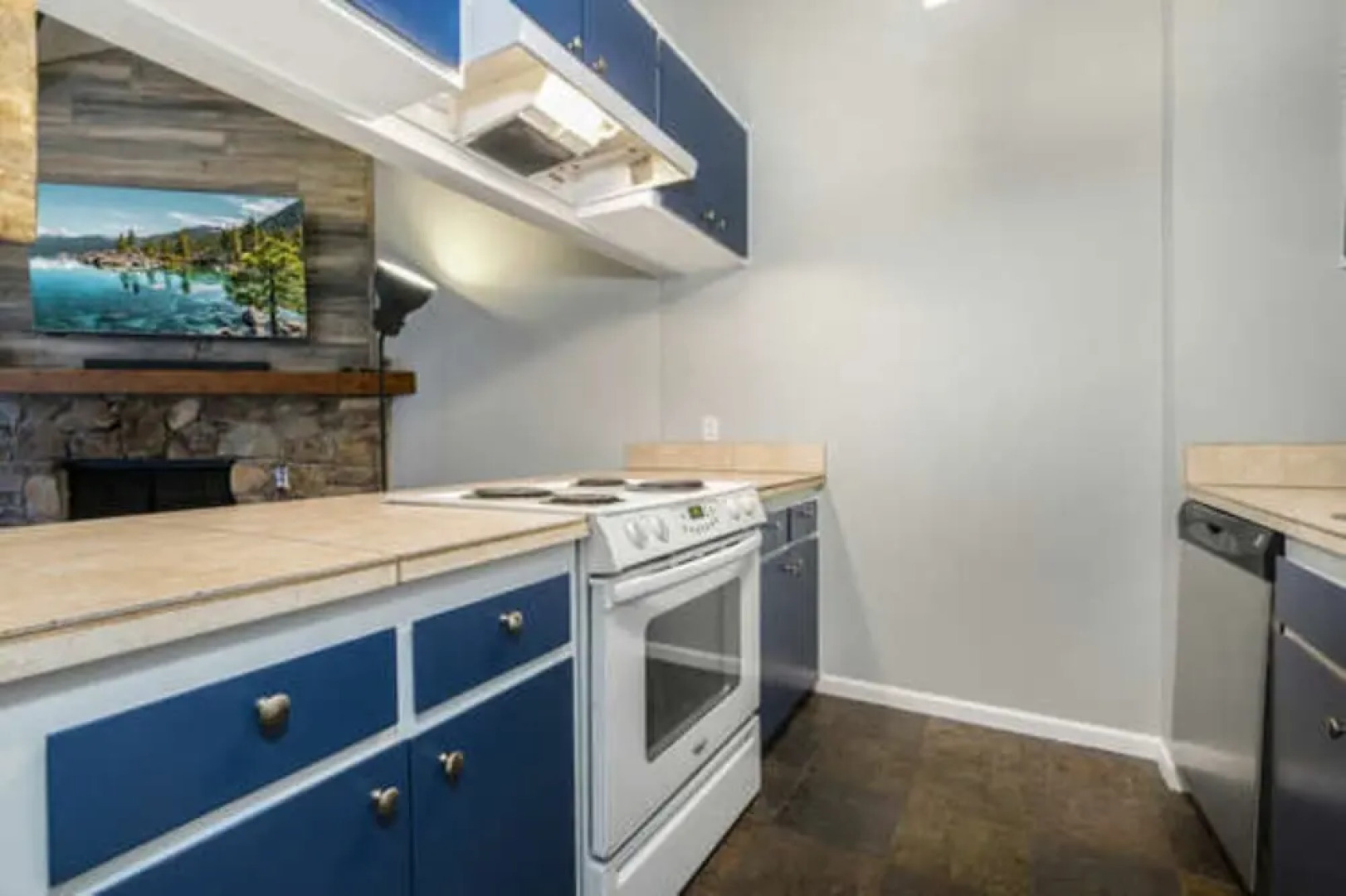 Skylandia Escape by Tahoe Mountain Properties