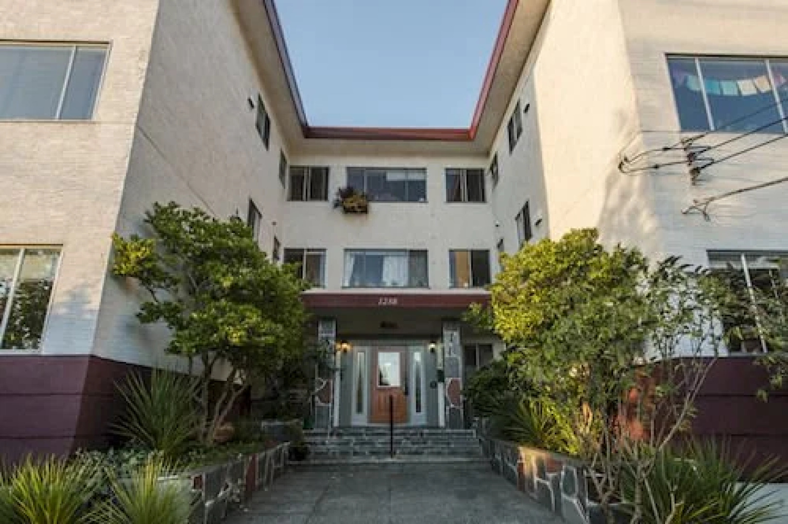 Malika Victoria by Gamalos Group