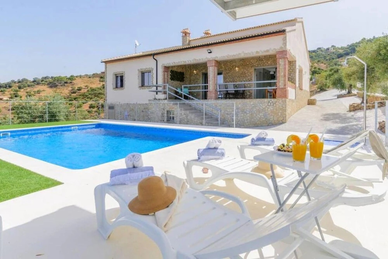 Villa With 3 Bedrooms in El Gastor, With Wonderful Lake View, Private Pool, Enclosed Garden