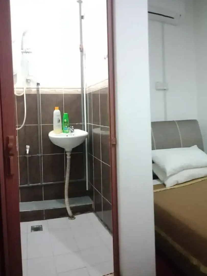 OYO 90078 Navita Lodge