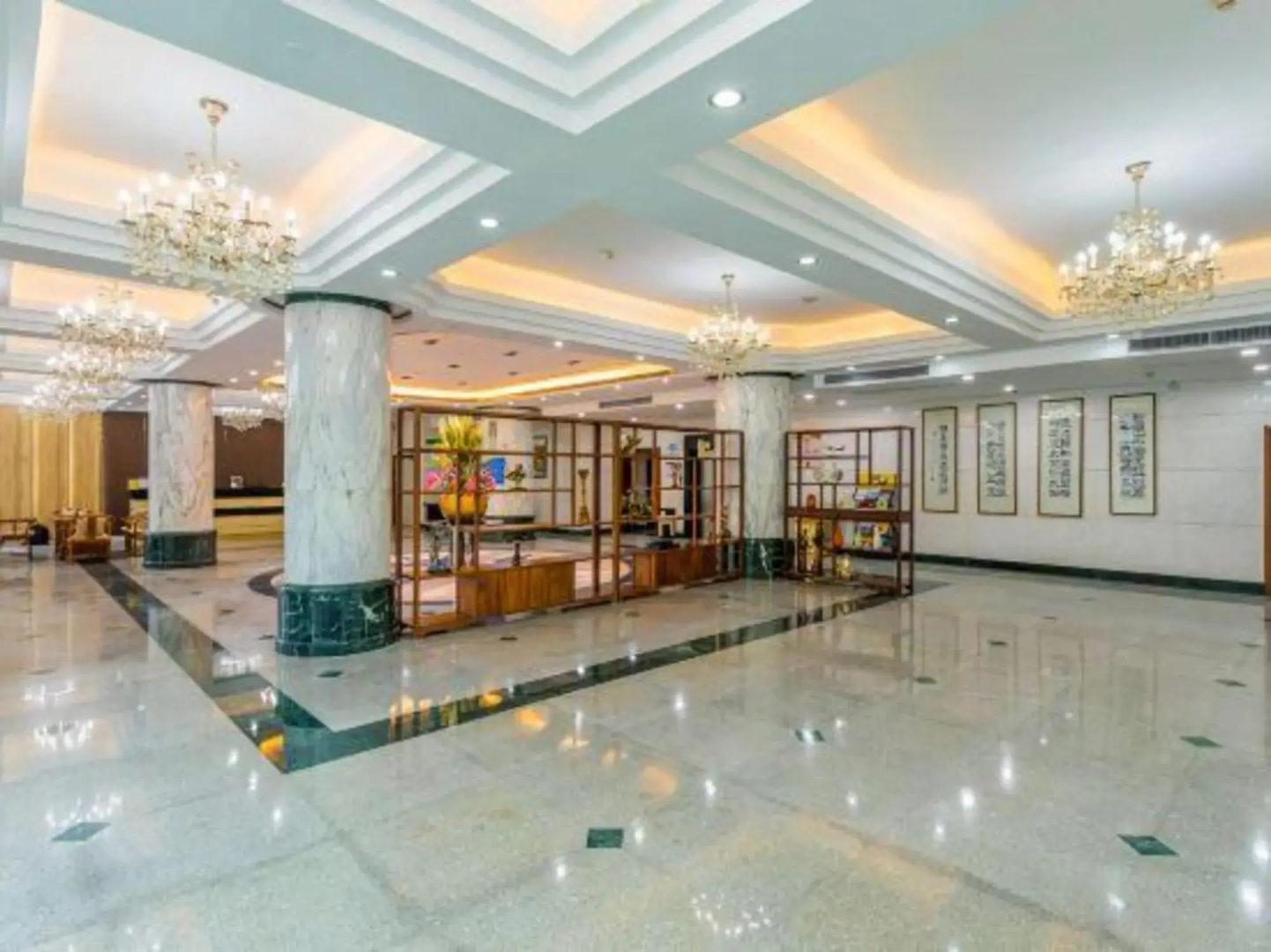 New Summer Palace Hote