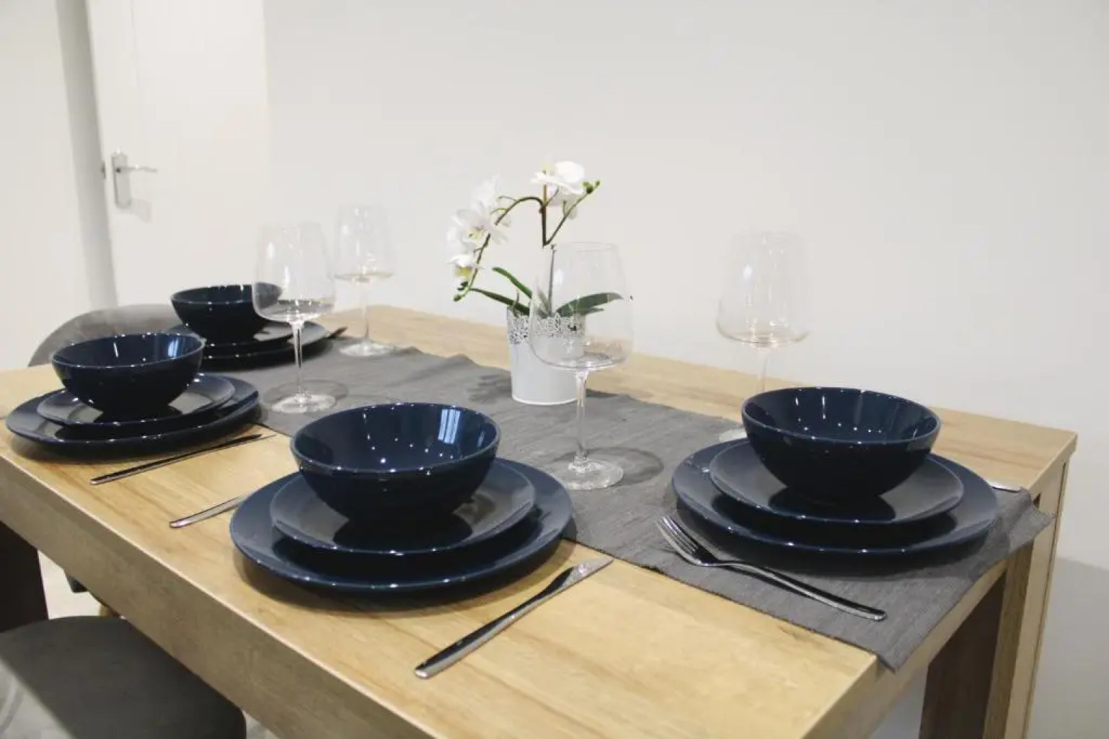 Low Cost, 4 Bed with Parking & Large Garden 07