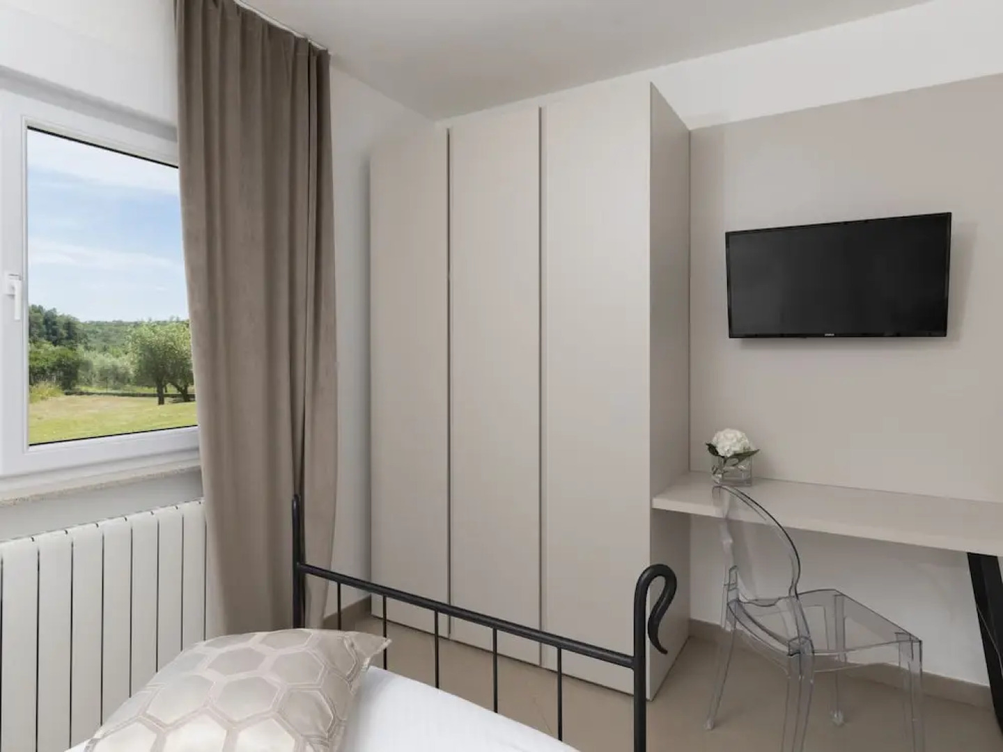 Villa in Sorici With Private Pool