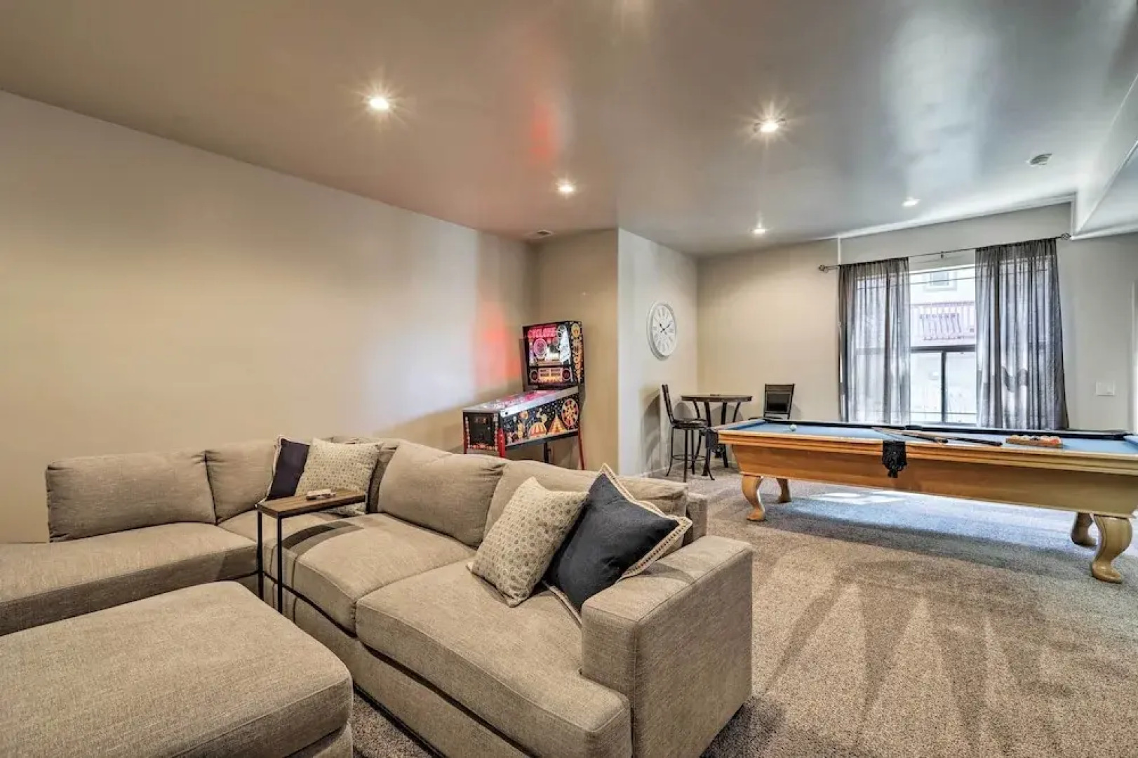 Spacious Flagstaff Home With Fire Pit & Game Room!