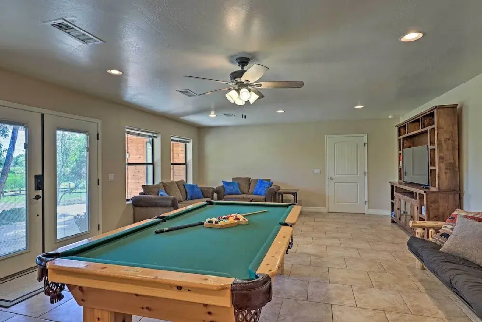 Serene Lakeside Cabin w/ Decks + Edler Lake Views!