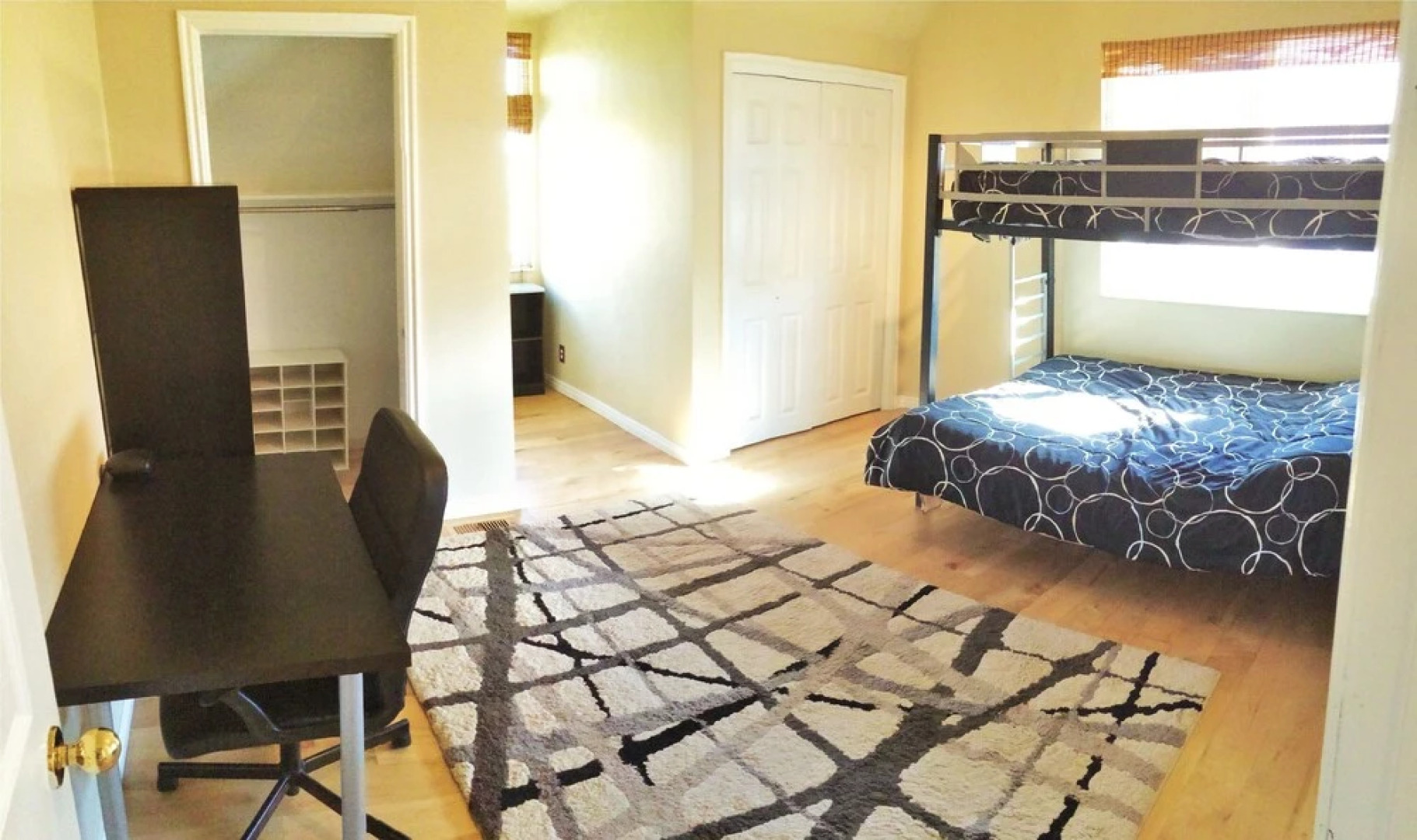 Huge 5-BR Home Just South of the City