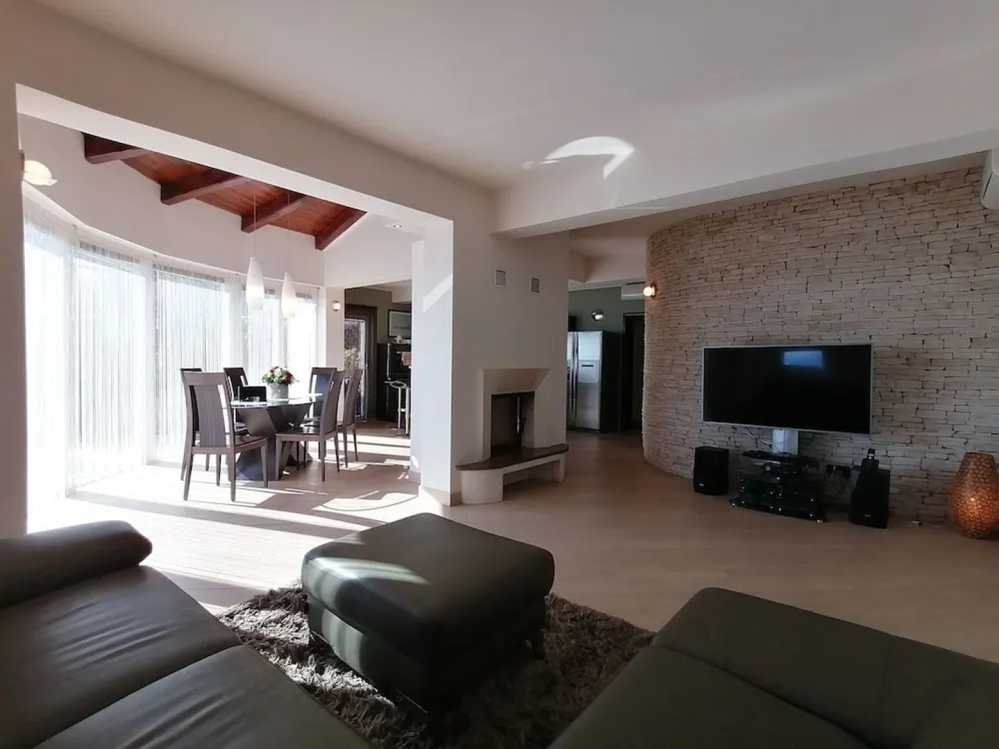 Luxury Three-bedroom Apartment With Amazing Overlook at the sea