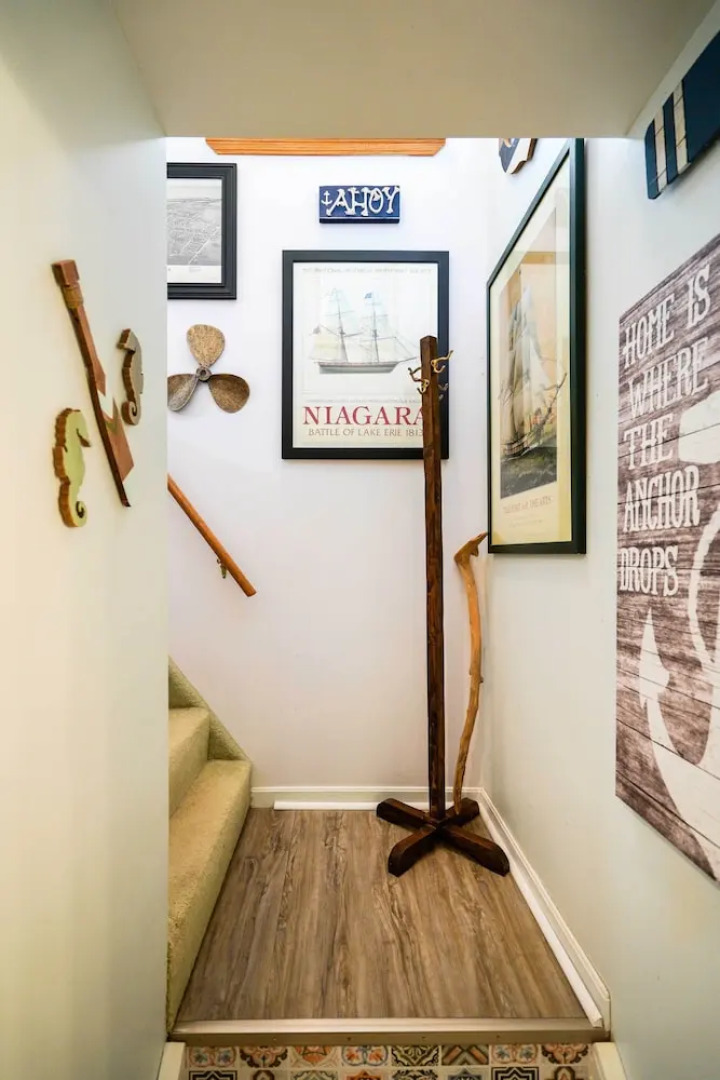 Darling Cottage ~ 1 Mi to Lake Erie Beach!