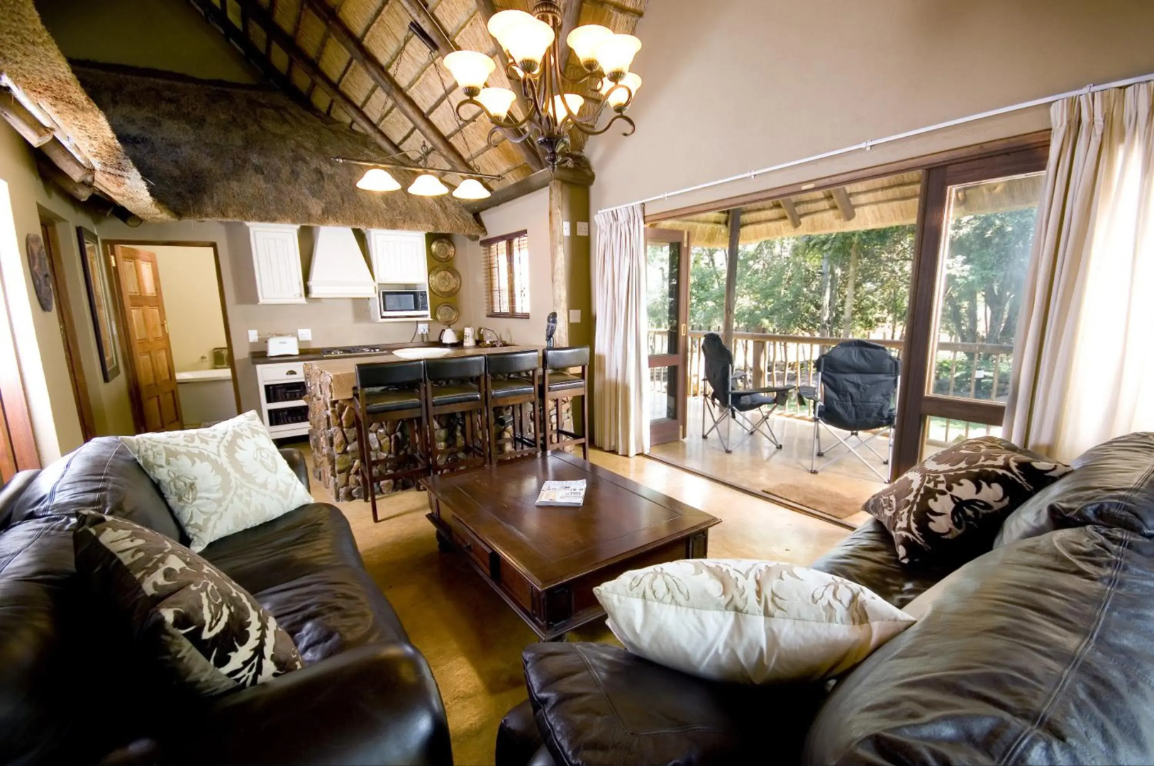 Caracal Lodge