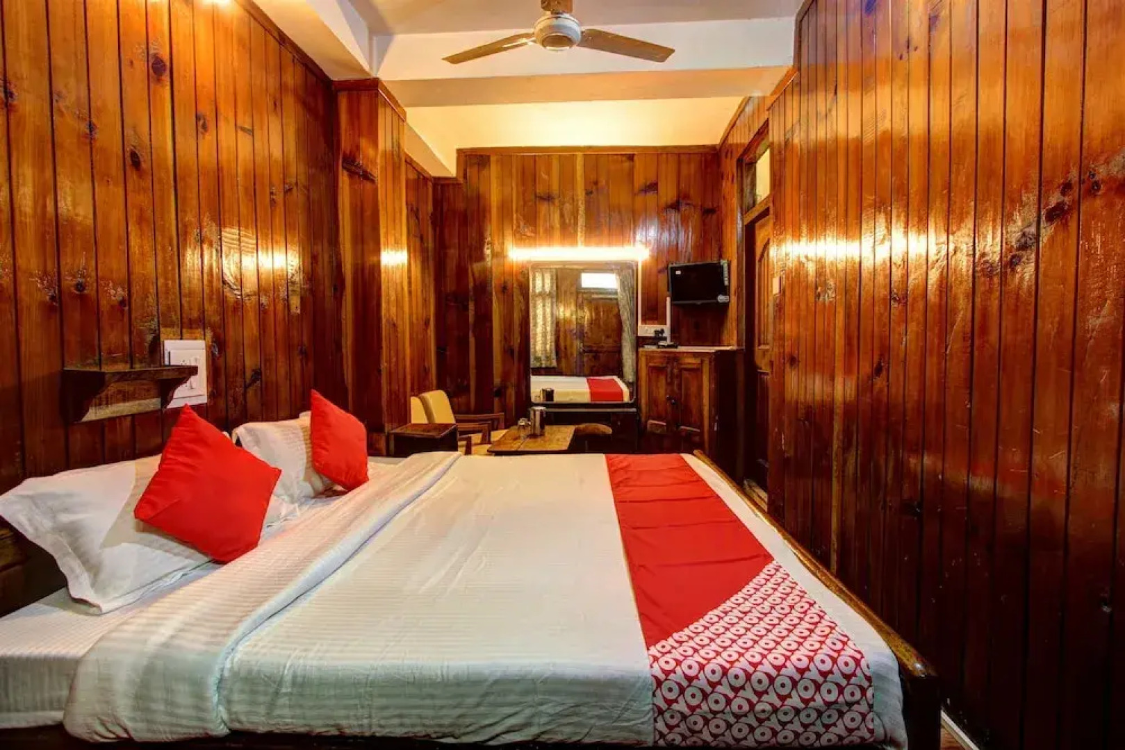 OYO 19767 Hotel Naman