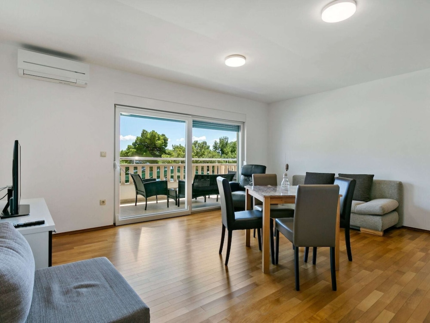 Pretty Apartment in Drvenik With Terrace