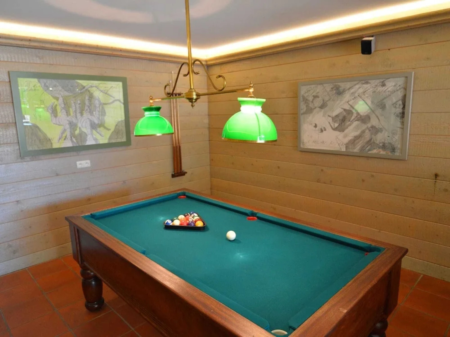 Charming Holiday Home in Robertville with Steambath