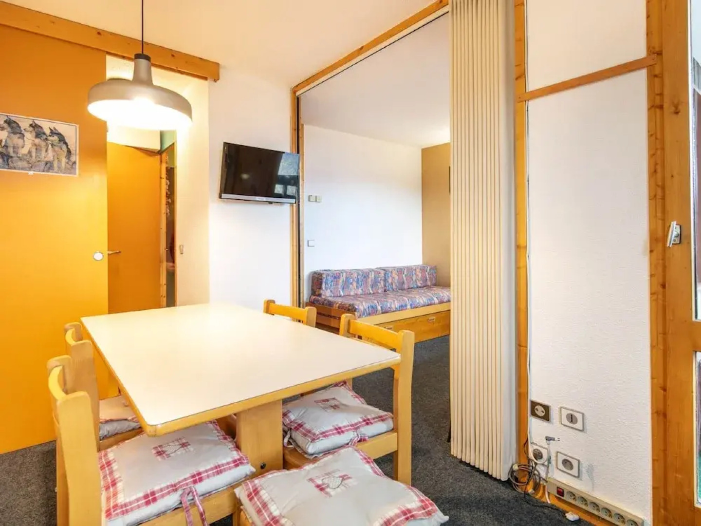 Studio in Doucy at the Foot of Ski Slopes