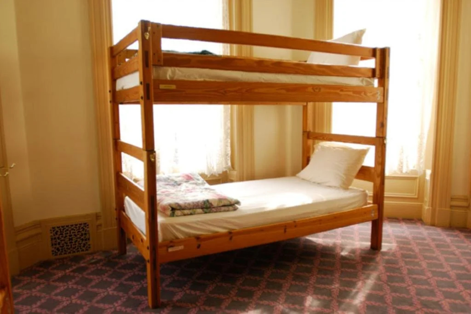 HI Sacramento Hostel