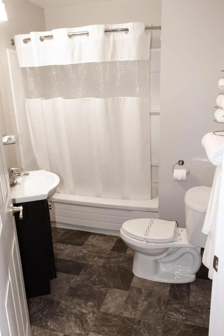 Sportsman's Inn on the Harbour Front