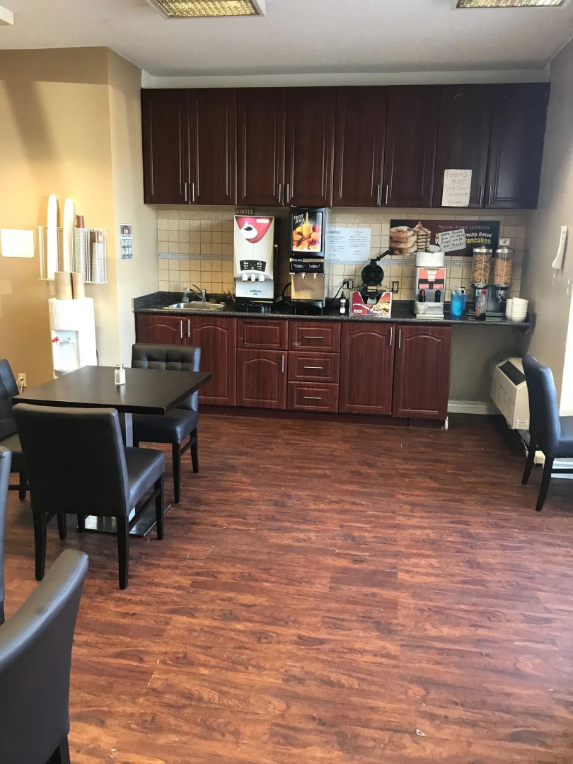 Niagara Lodge & Suites