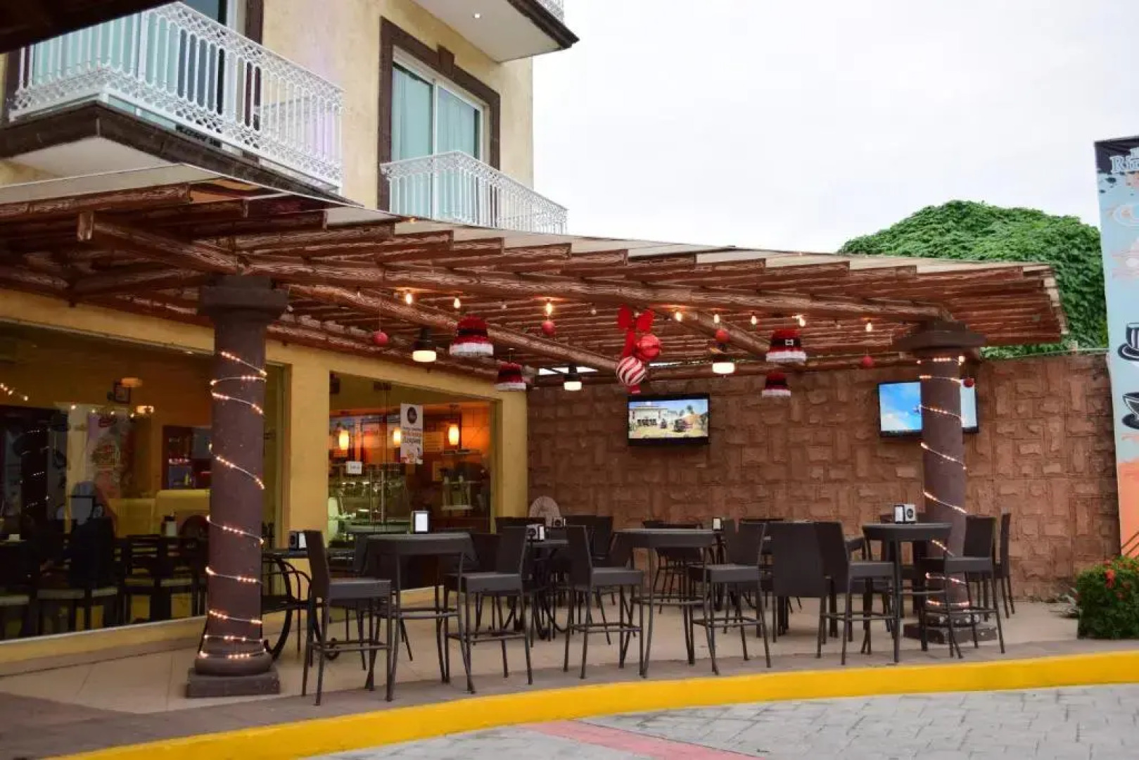 Hotel Meson De La Rivera