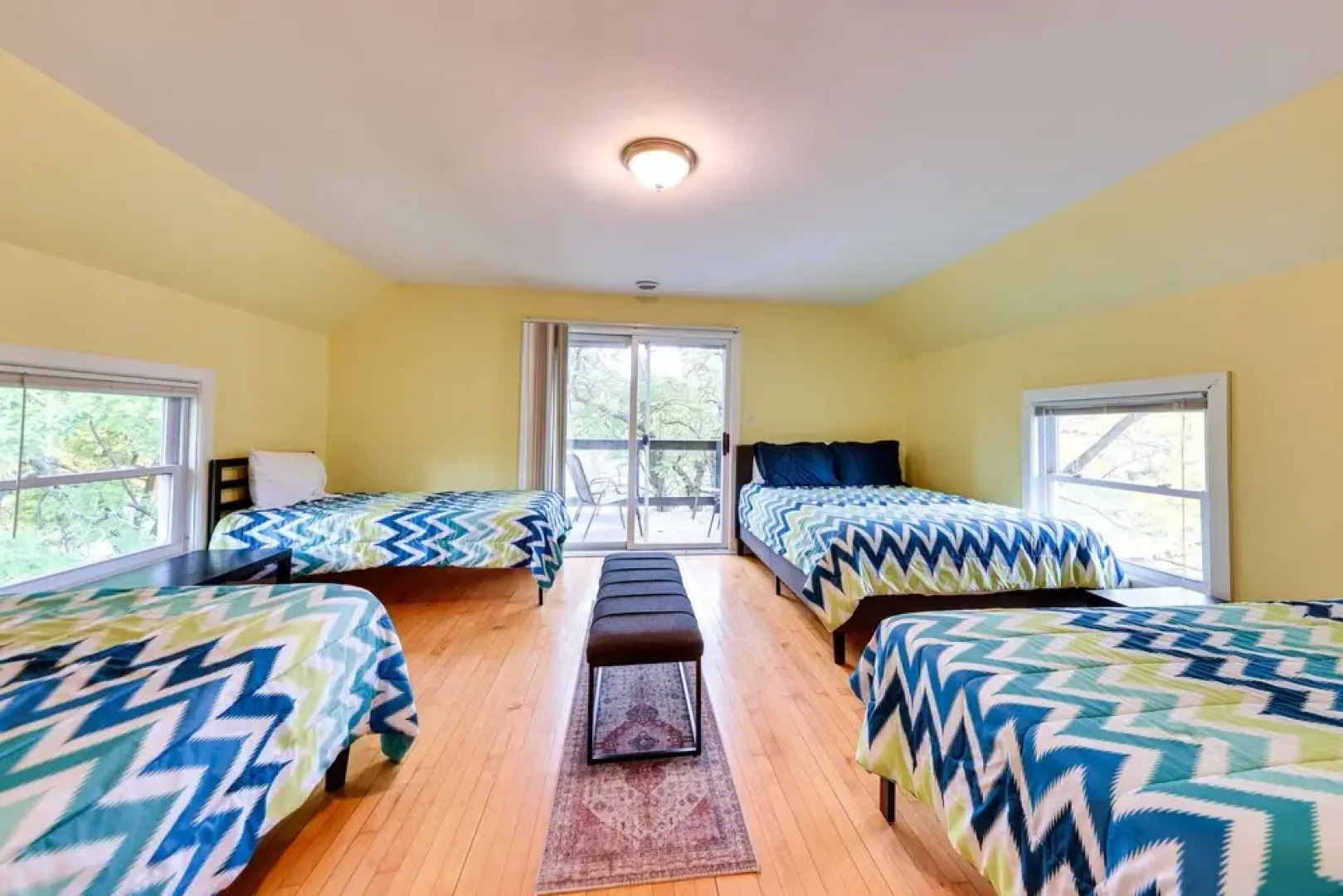 Family-friendly Milwaukee Home w/ Deck Near Uwm!