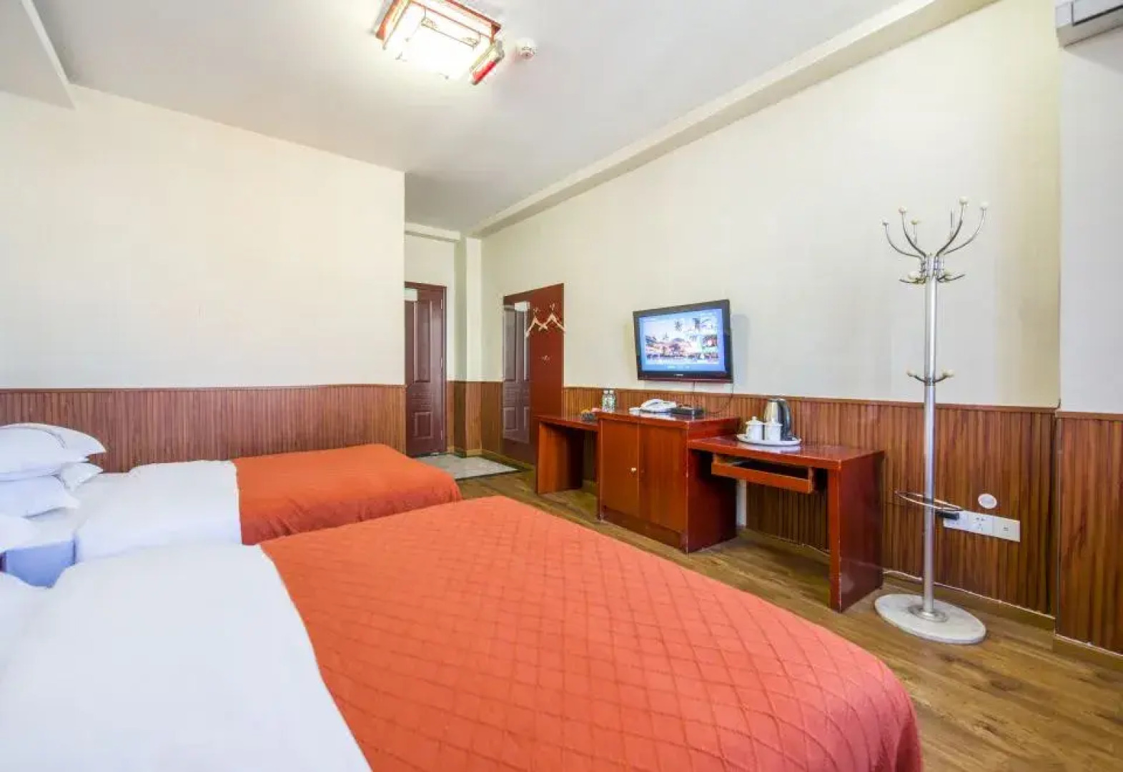 Donghao Hotel (Xichang tourism distribution center store)