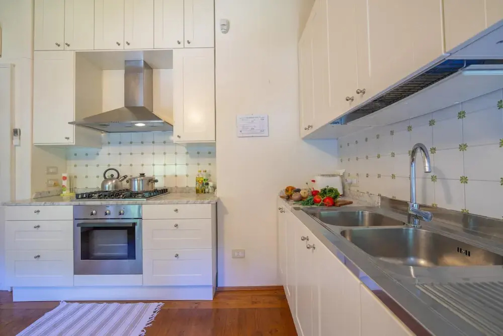 Villa Faccioli Deodara With Shared Pool