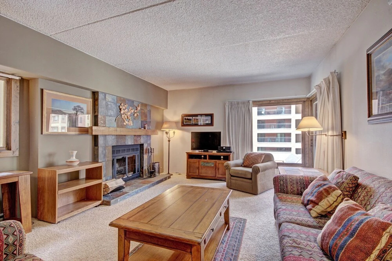 Warm 1br Slopeside Escape - Steps To Main St + Winter Fun! 1 Bedroom Condo by RedAwning