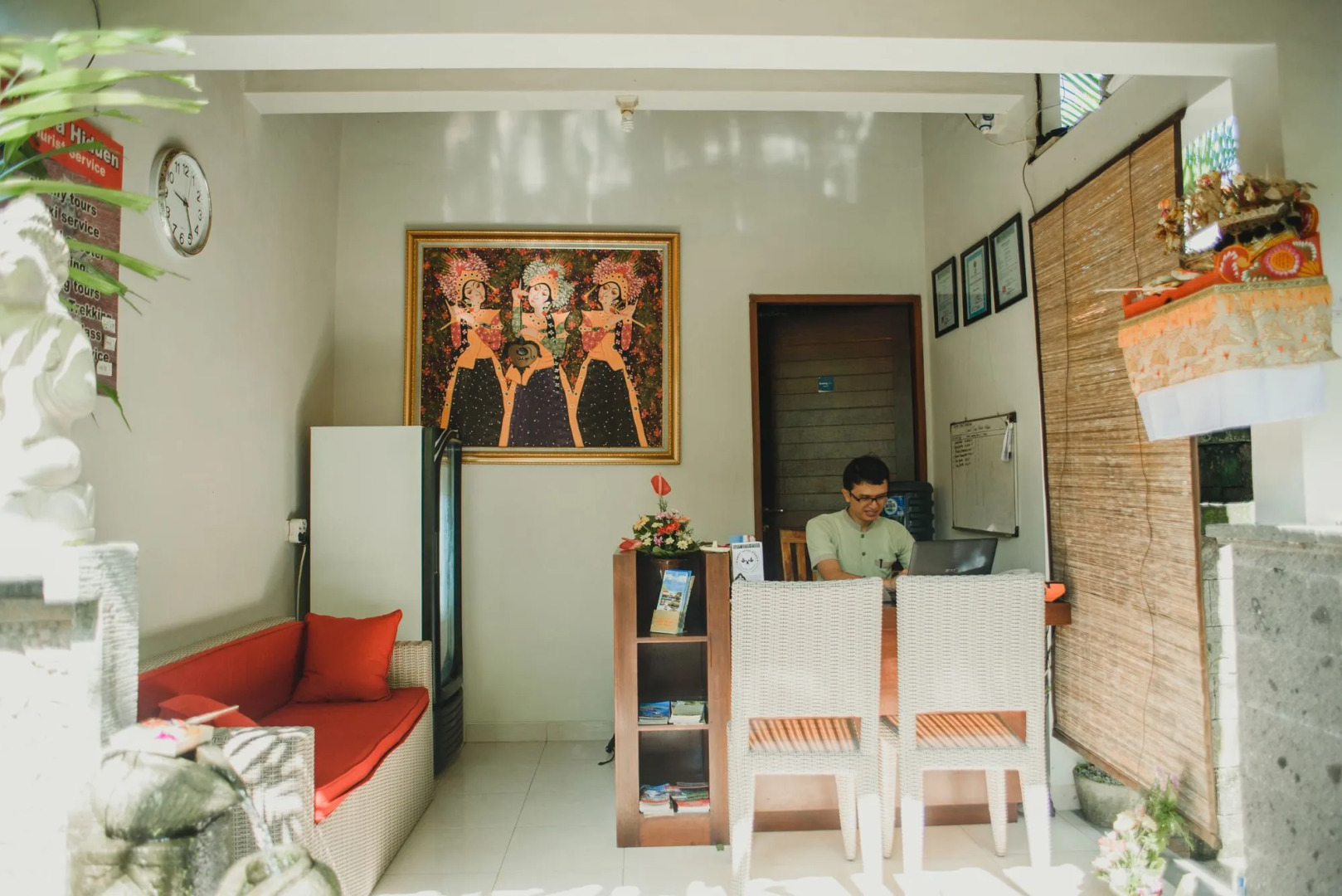 Desak Putu Putra Hidden